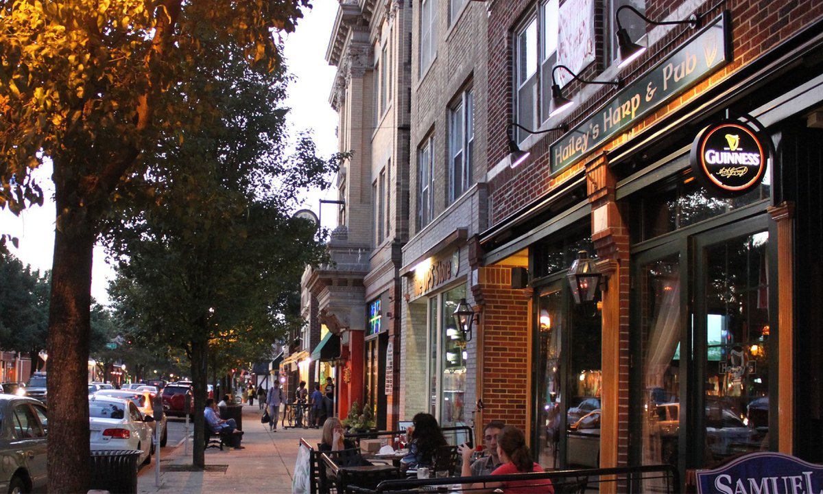 Hailey's Harp & Pub